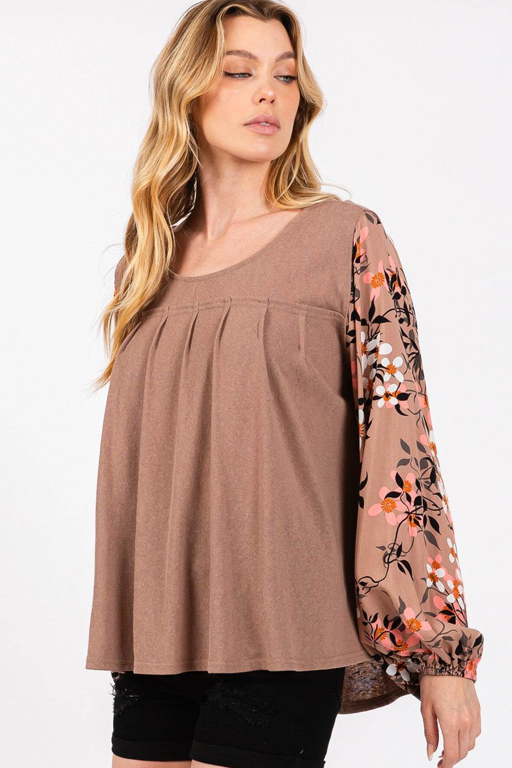 SAGE + FIG Floral Long Sleeve Front Pleated Detail Blouse - Delanoir