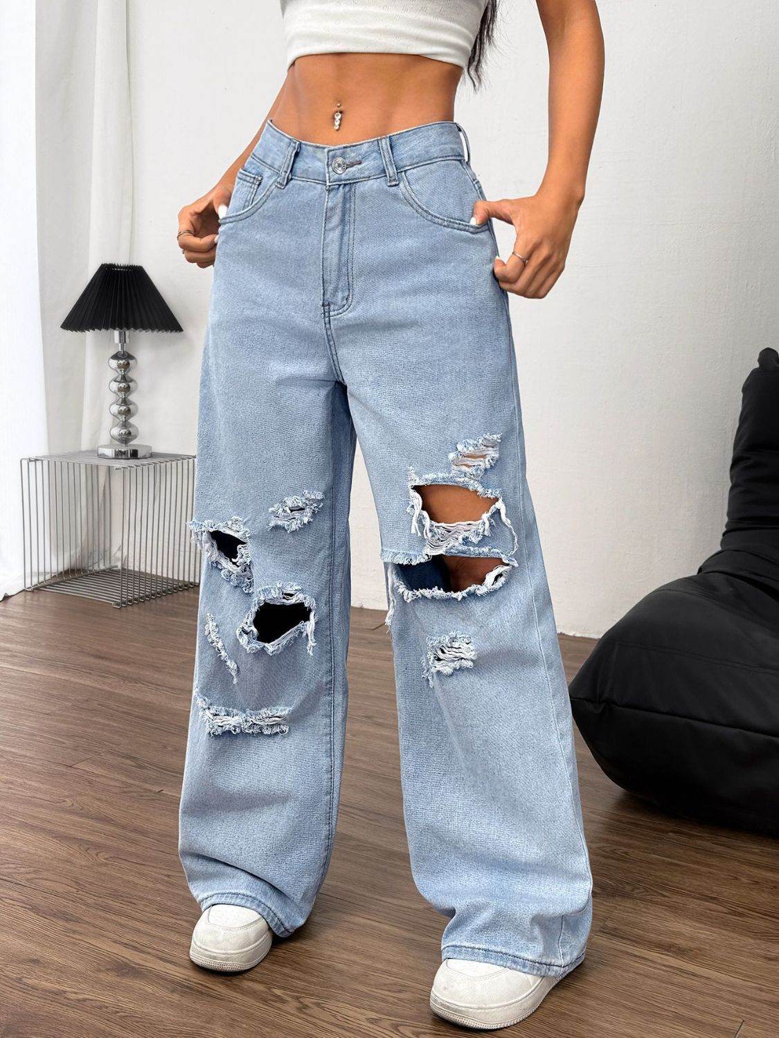 Distressed Wide Leg Jeans with Pockets - Delanoir