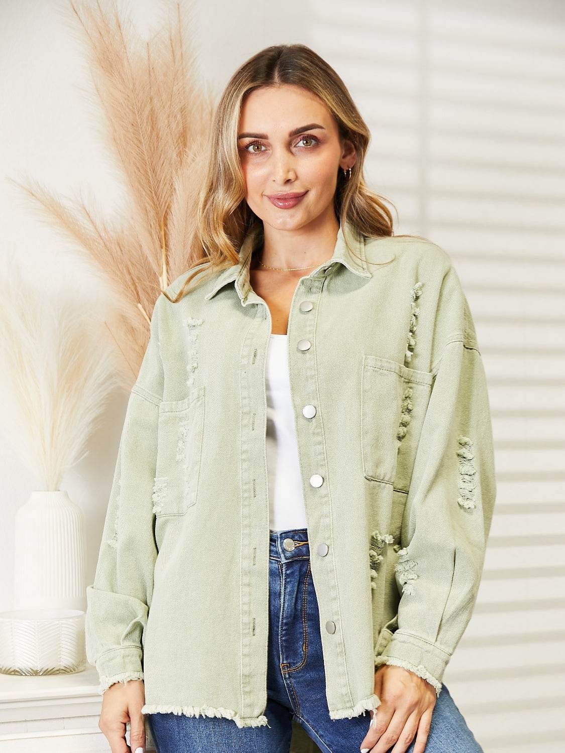 Distressed Raw Hem Denim Jacket - Delanoir