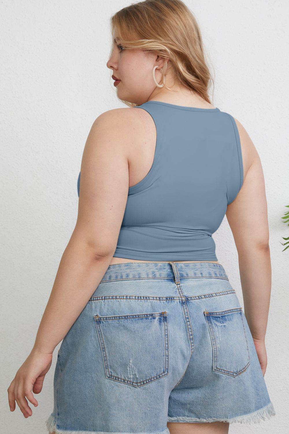 Basic Bae Full Size Round Neck Slim Tank - Delanoir