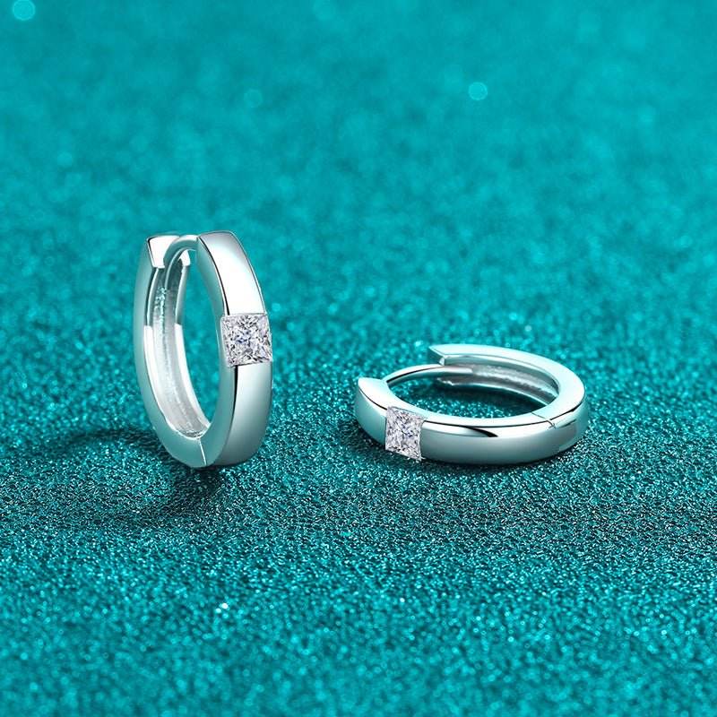 925 Sterling Silver Moissanite Huggie Earrings - Delanoir