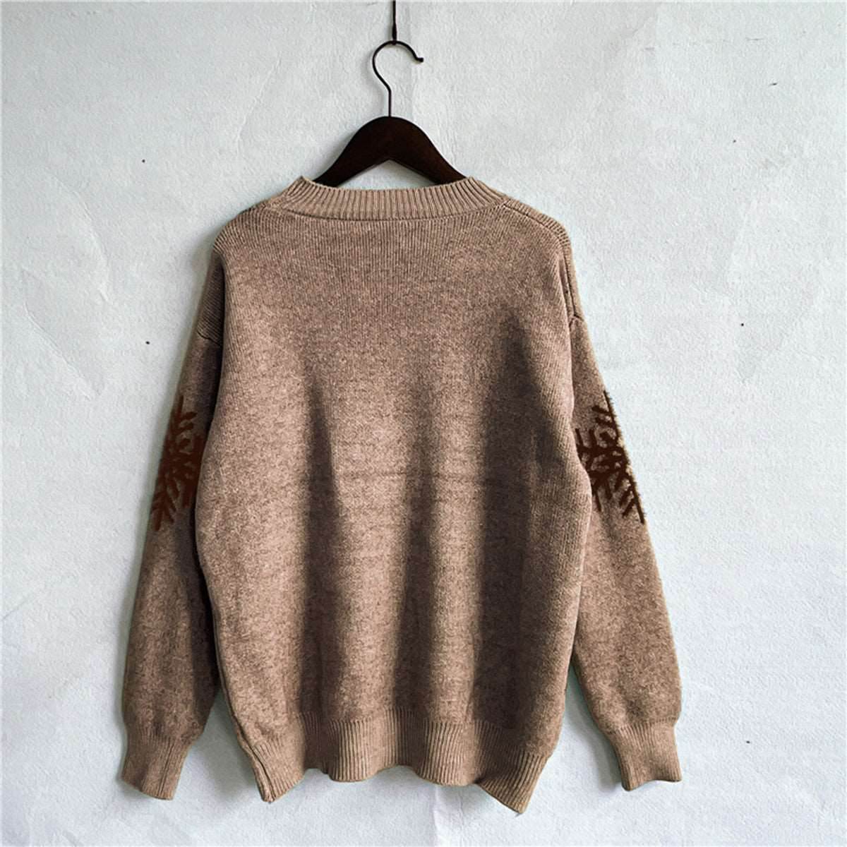 Reindeer and Snowflake Pattern Sweater - Delanoir