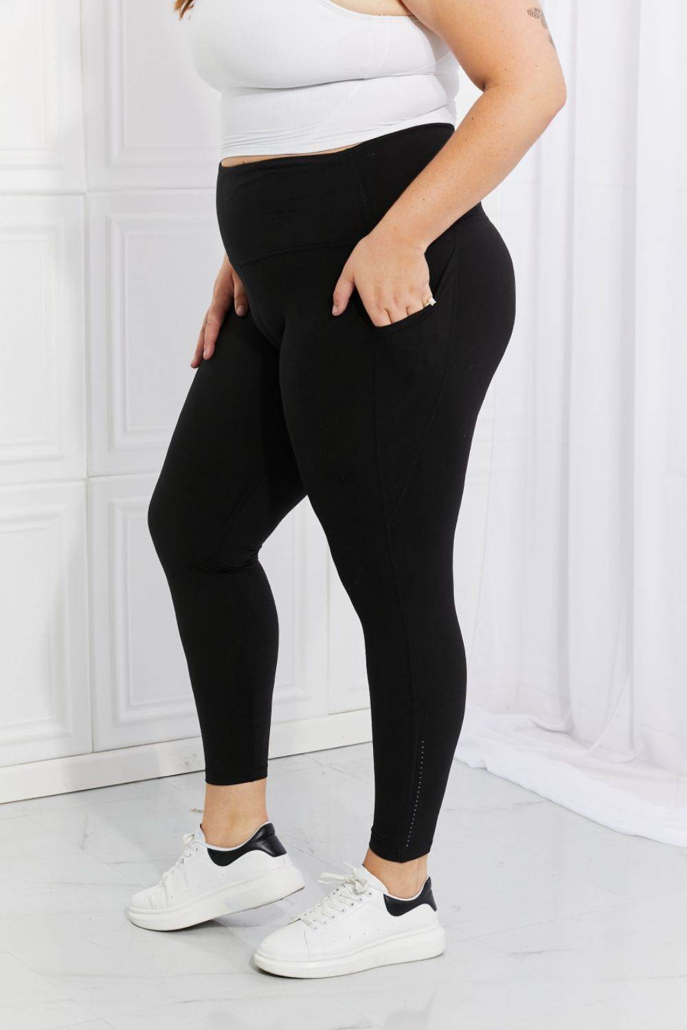 Leggings Depot Full Size Strengthen and Lengthen Reflective Dot Active Leggings - Delanoir