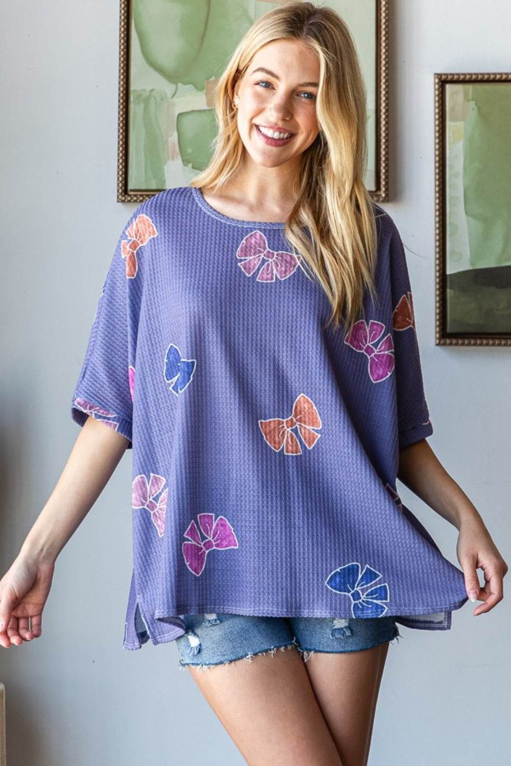 HOPELY Bow Print Waffle Side Slit T-Shirt - Delanoir