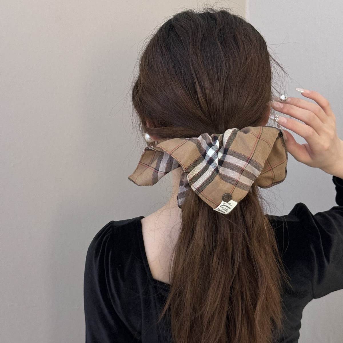 Contrast Plaid Elastic Hair Scrunchy - Delanoir