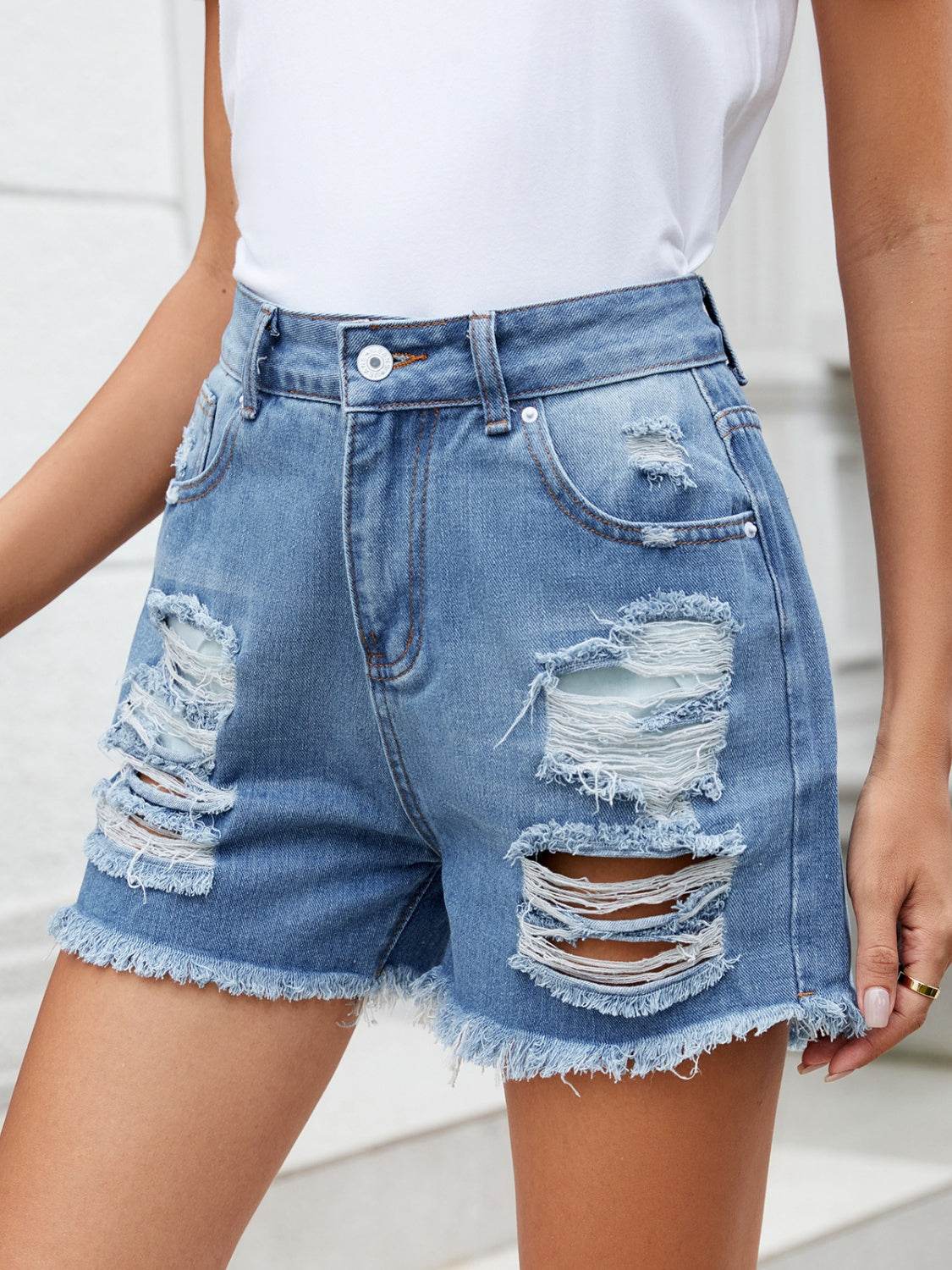 Distressed Raw Hem Denim Shorts - Delanoir