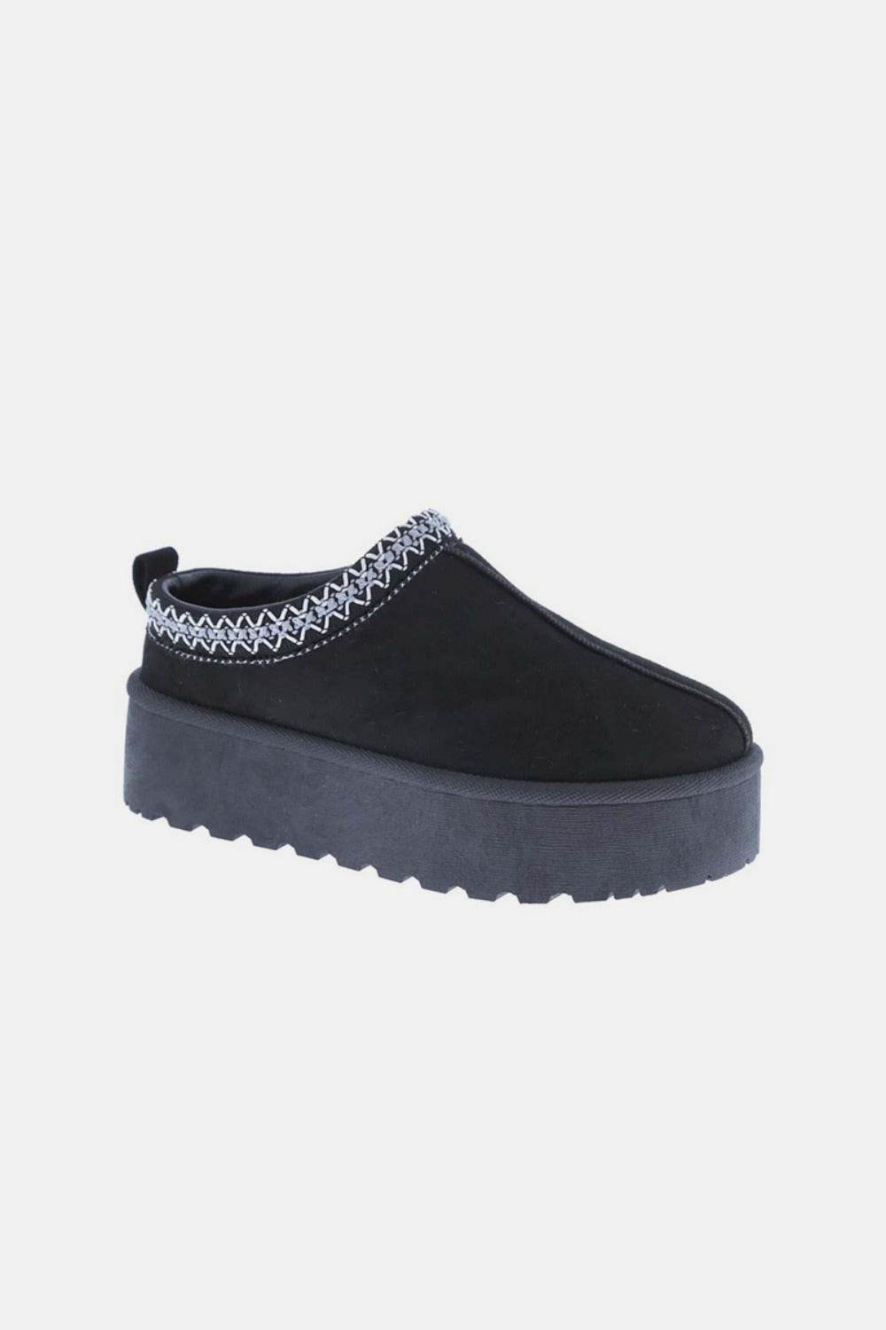 Weeboo Platform Embroidered Trim Slip-On Boots - Delanoir