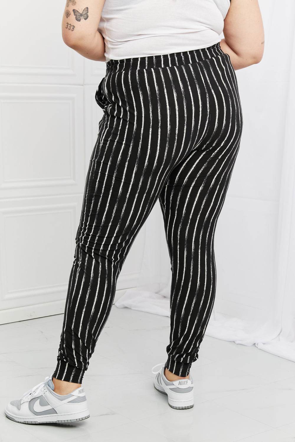 Leggings Depot Stay In Full Size Joggers - Delanoir