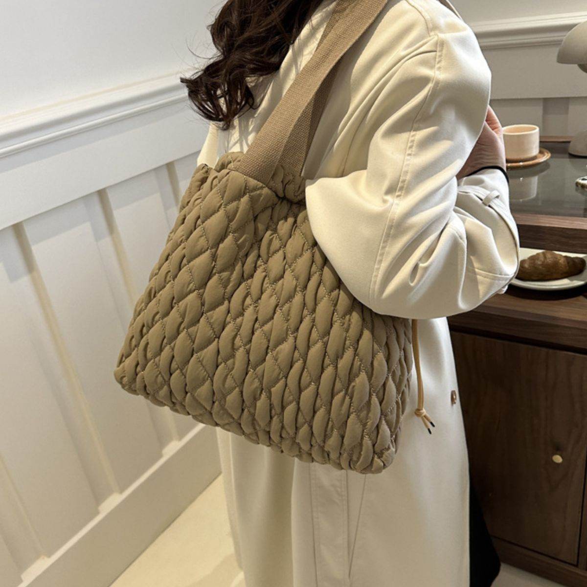 Drawstring Bubble Texture Tote Bag - Delanoir