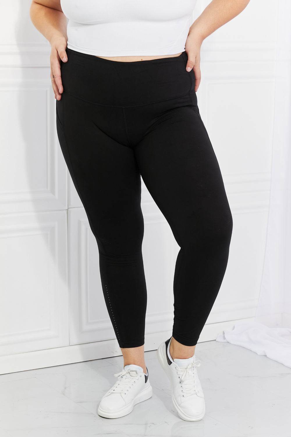 Leggings Depot Full Size Strengthen and Lengthen Reflective Dot Active Leggings - Delanoir