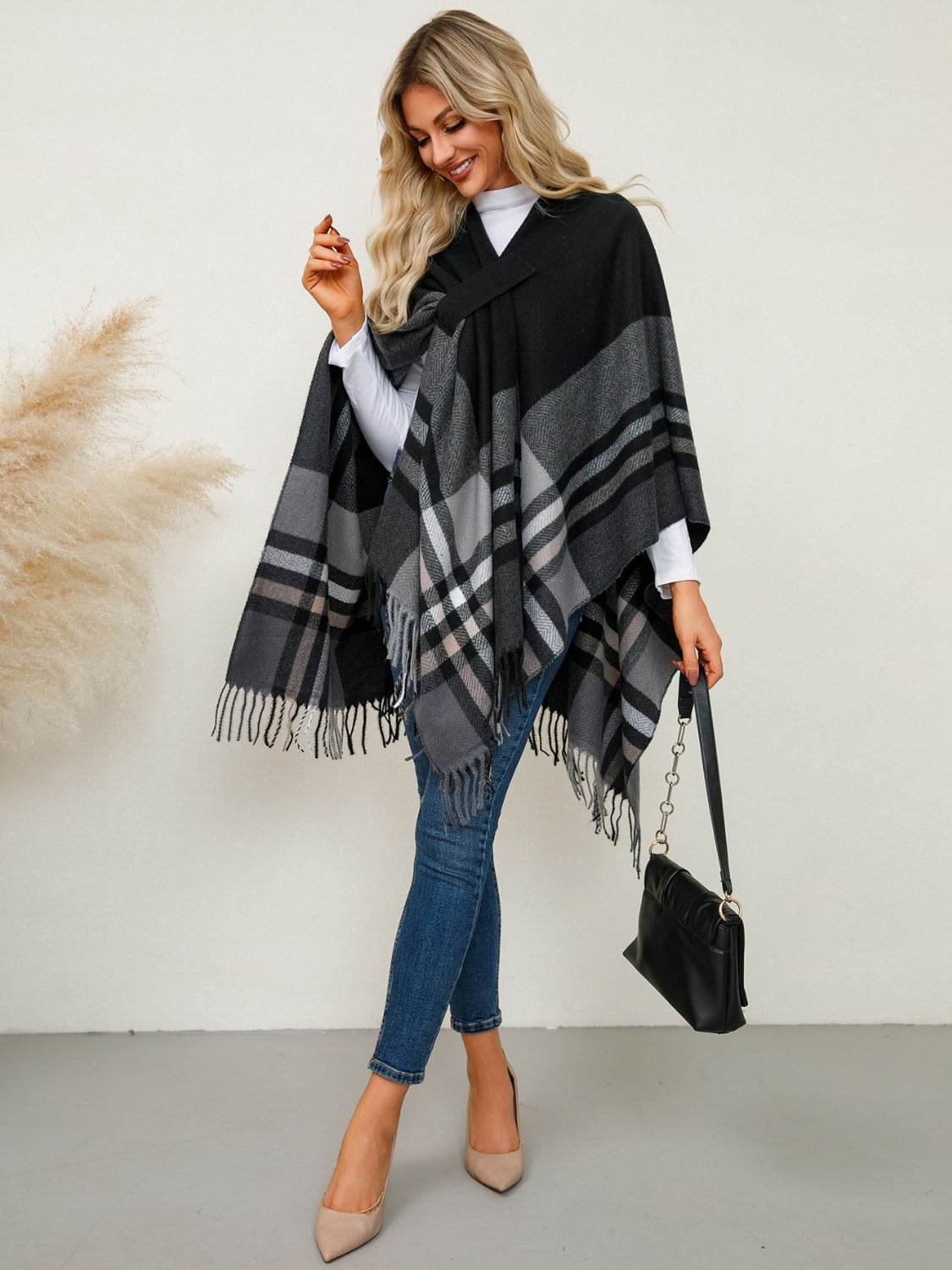 Fringe Contrast Plaid Poncho - Delanoir