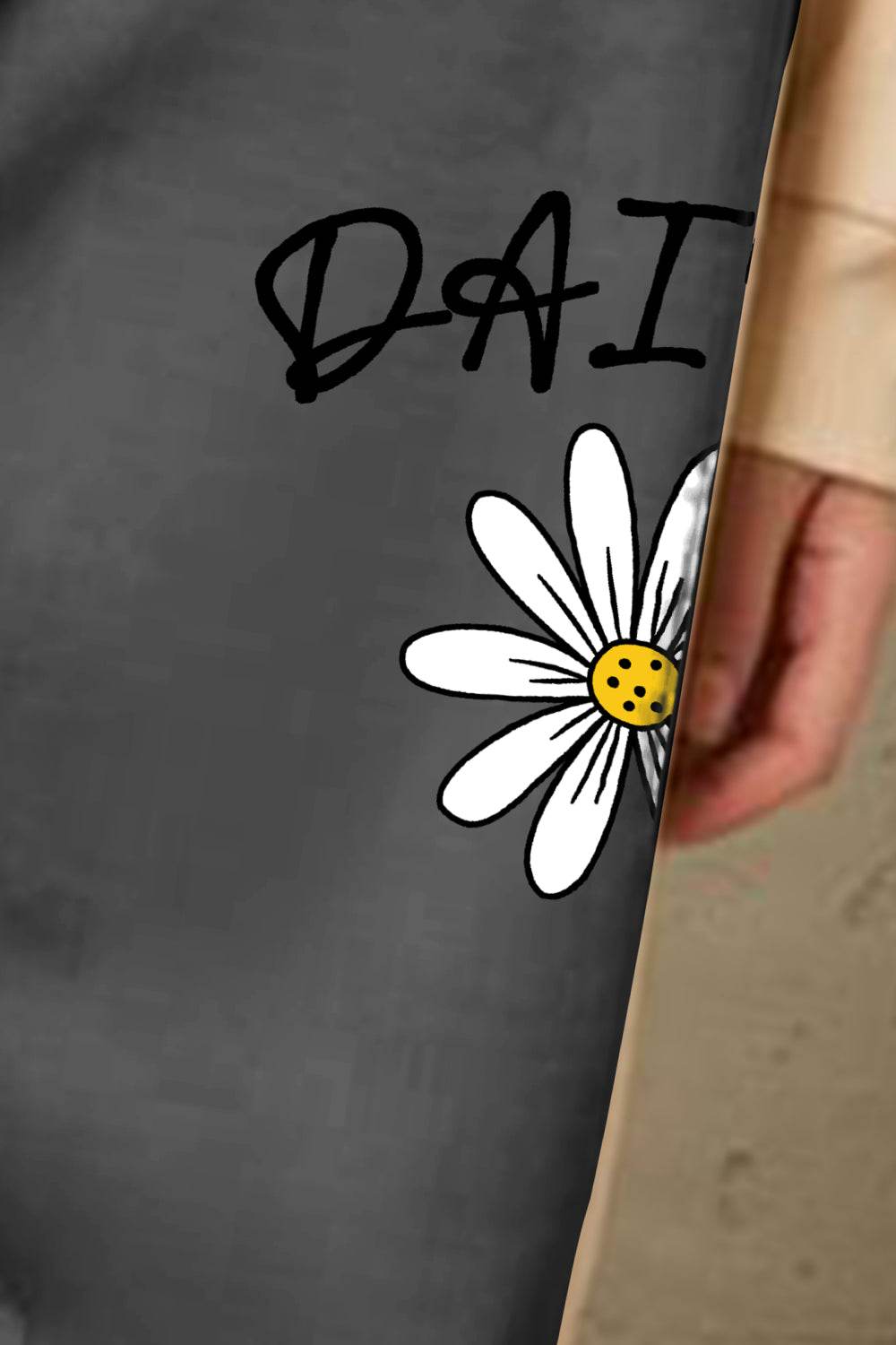 Simply Love Simply Love Full Size Drawstring DAISY Graphic Long Sweatpants - Delanoir