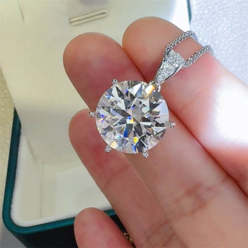 10 Carat Moissanite 925 Sterling Silver Pendant Necklace - Delanoir