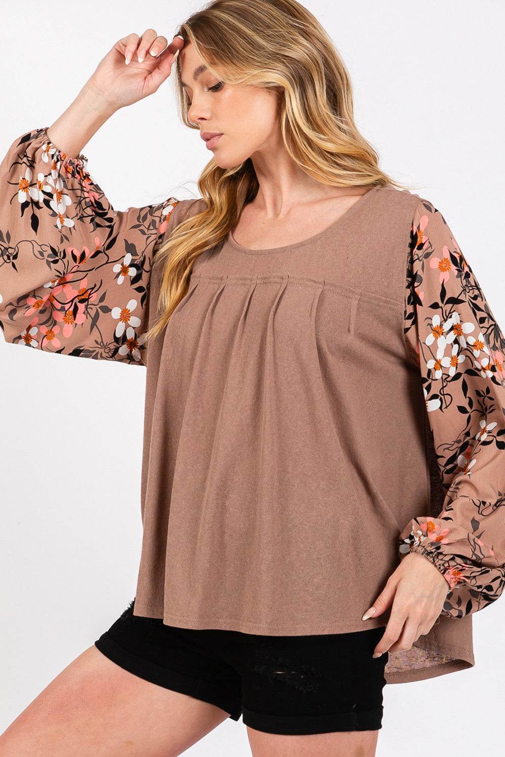 SAGE + FIG Floral Long Sleeve Front Pleated Detail Blouse - Delanoir