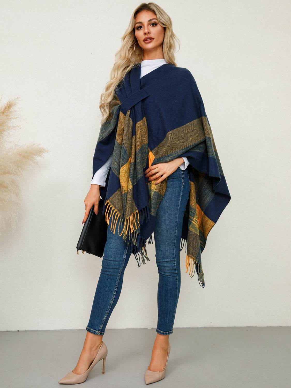 Fringe Contrast Plaid Poncho - Delanoir