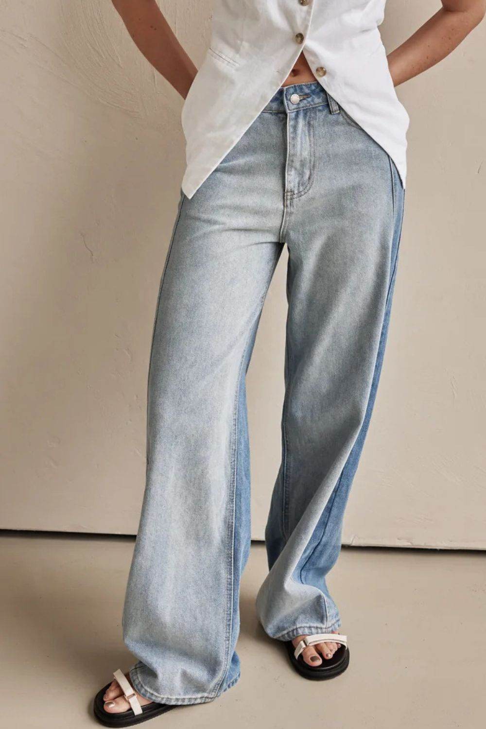 Contrast Straight Leg Jeans with Pockets - Delanoir