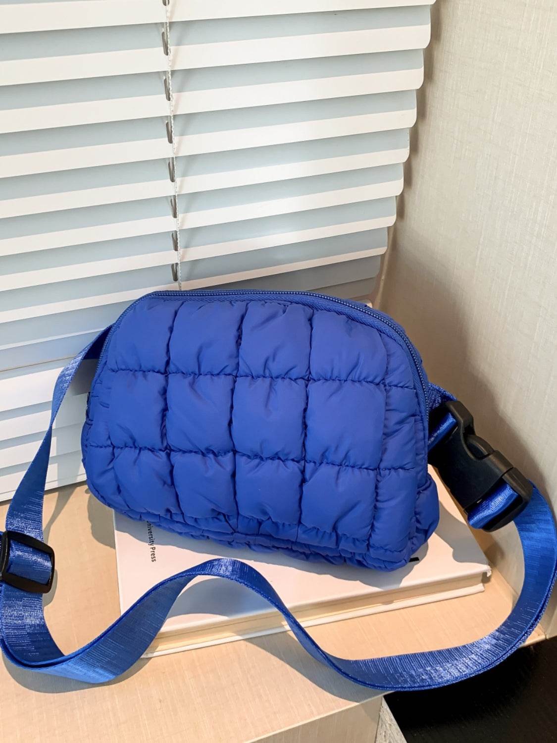 Bubble Texture Adjustable Strap Crossbody Bag - Delanoir