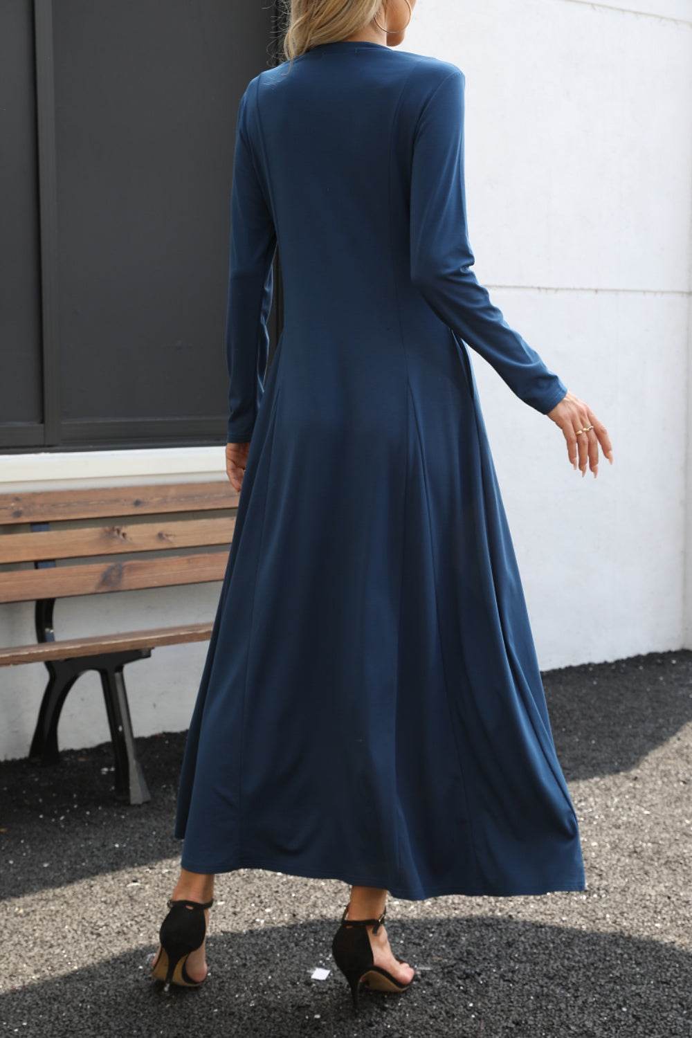 Round Neck Long Sleeve Maxi Dress with Pockets - Delanoir