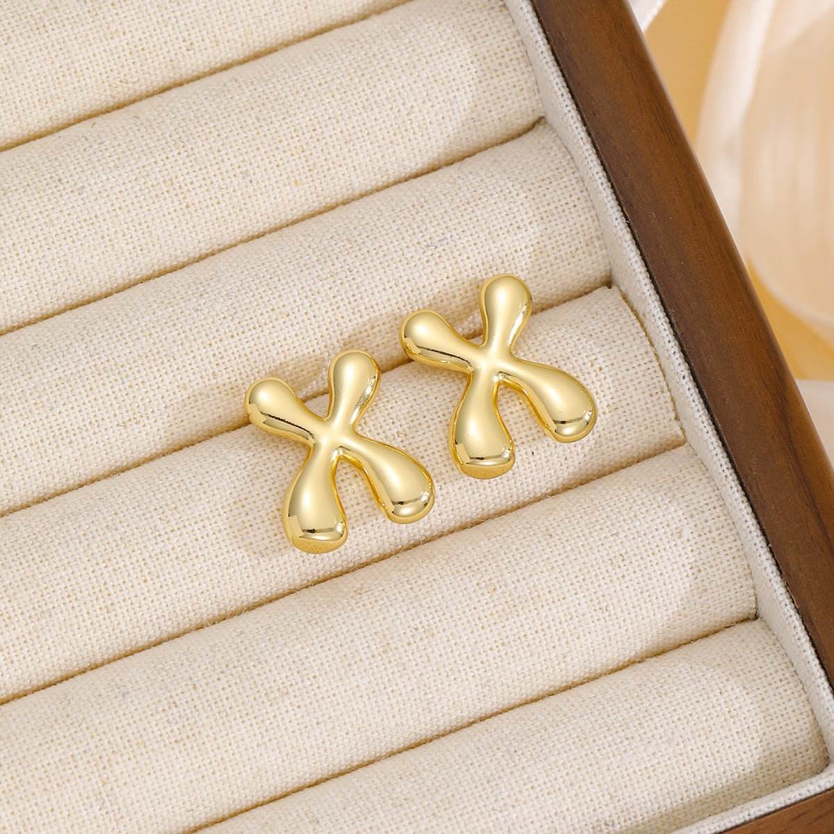 18K Gold-Plated Bubble Letter Stud Earrings - Delanoir