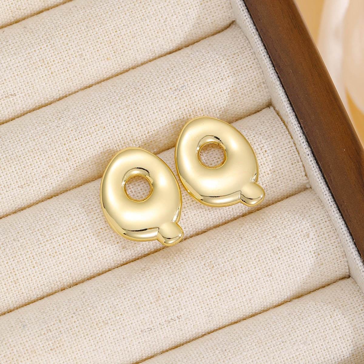 18K Gold-Plated Bubble Letter Stud Earrings - Delanoir