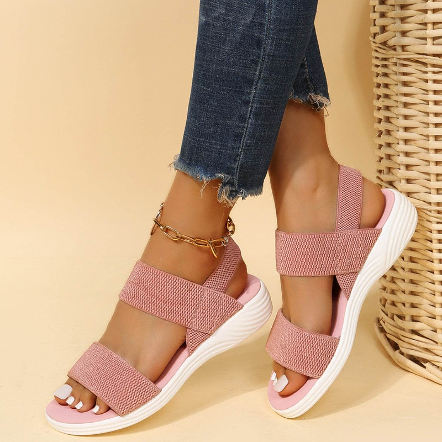 Rubber Open Toe Low Heel Sandals - Delanoir