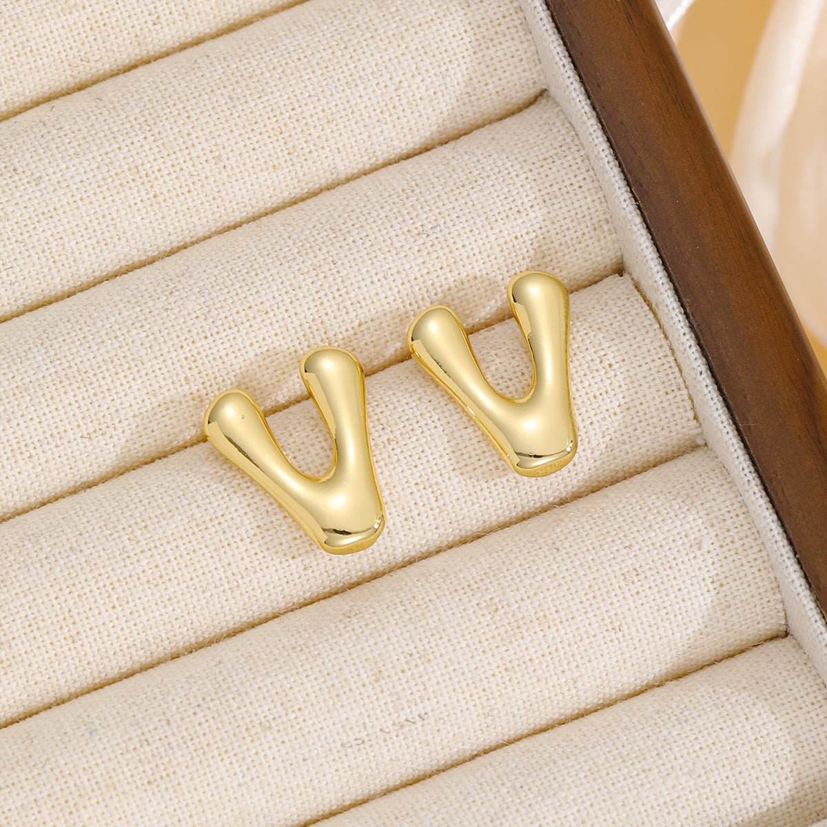 18K Gold-Plated Bubble Letter Stud Earrings - Delanoir